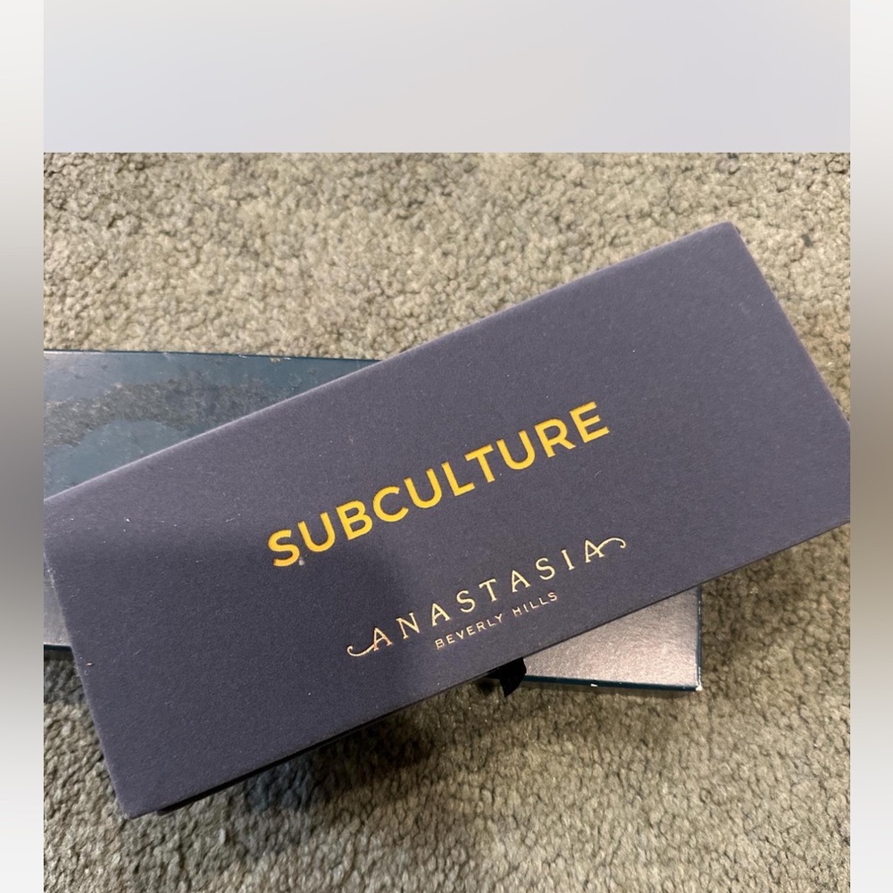 Anastasia Beverly hills eyeshadow palette